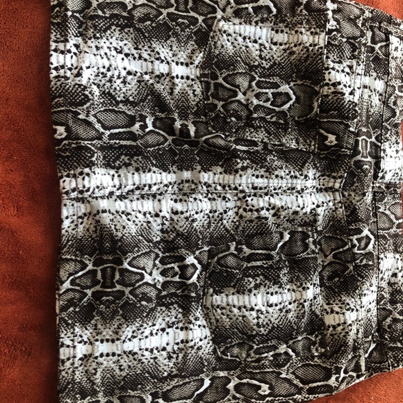 Snakeskin Denim skirt - Picture 4 of 5
